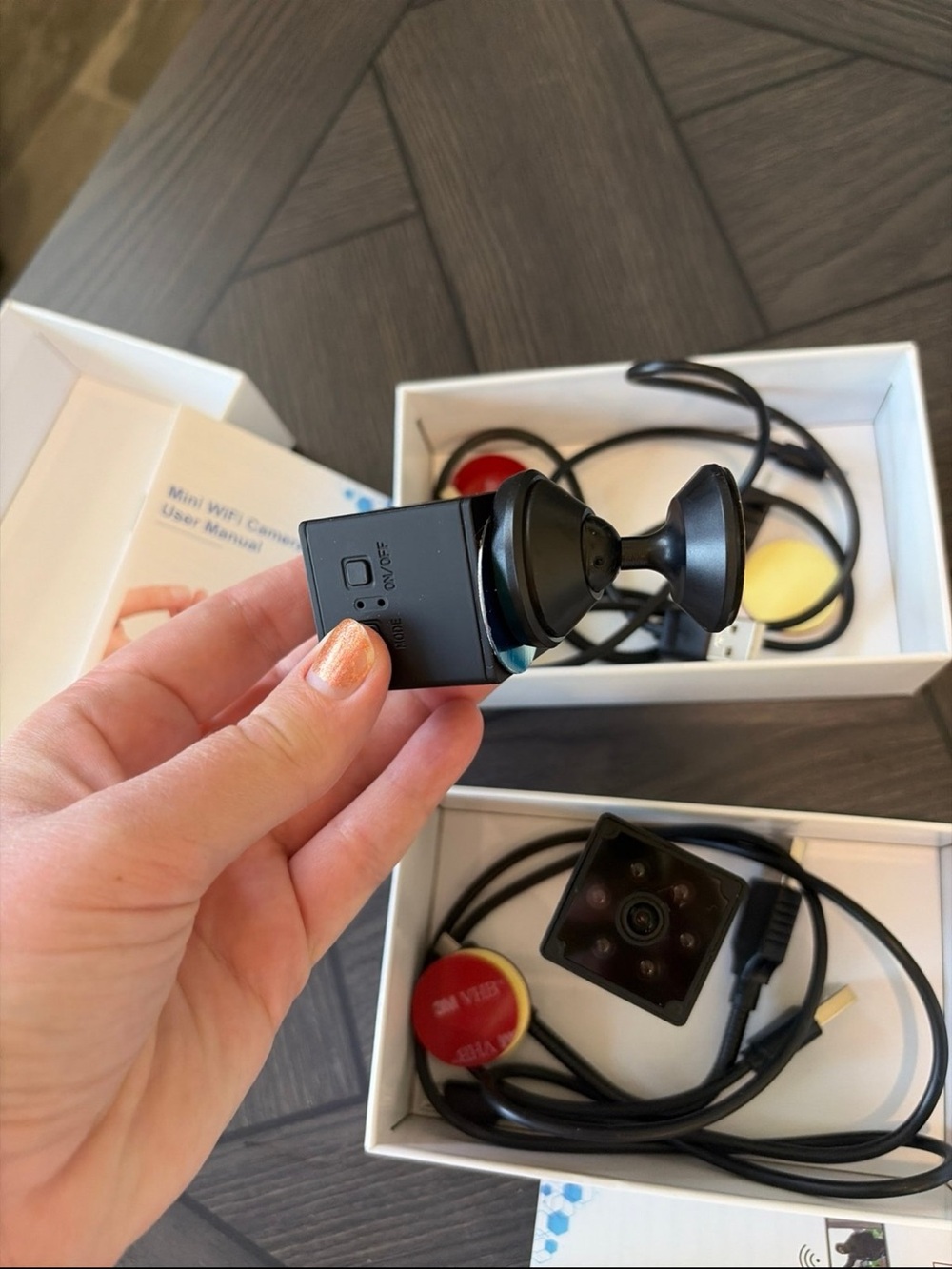 Two Wireless Mini Cameras - Picture 3 of 5